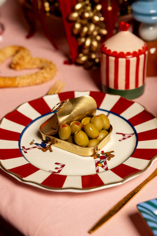 Dinner Plate (Carousel)