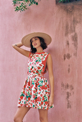 karavan clothing fashion spring summer 25 weekendwear matenia dress strawberries