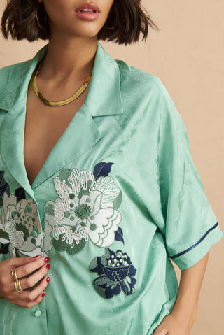 karavan clothing fashion spring summer 25 krvn eviana shirt green floral embroidery