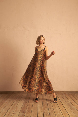 karavan clothing fashion spring summer 25 tati dress coral tiger